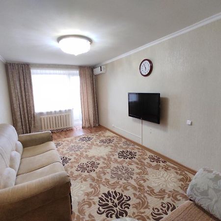 2 Ком Апартаменты В Центре Города Qostanai Exterior foto